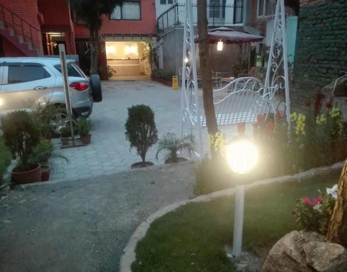 Lalitpur Hotel Siraaj מראה חיצוני תמונה