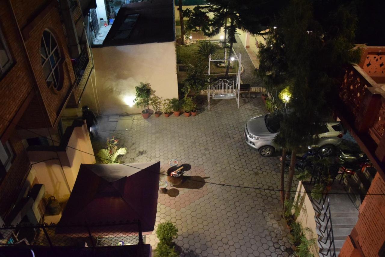 Lalitpur Hotel Siraaj מראה חיצוני תמונה
