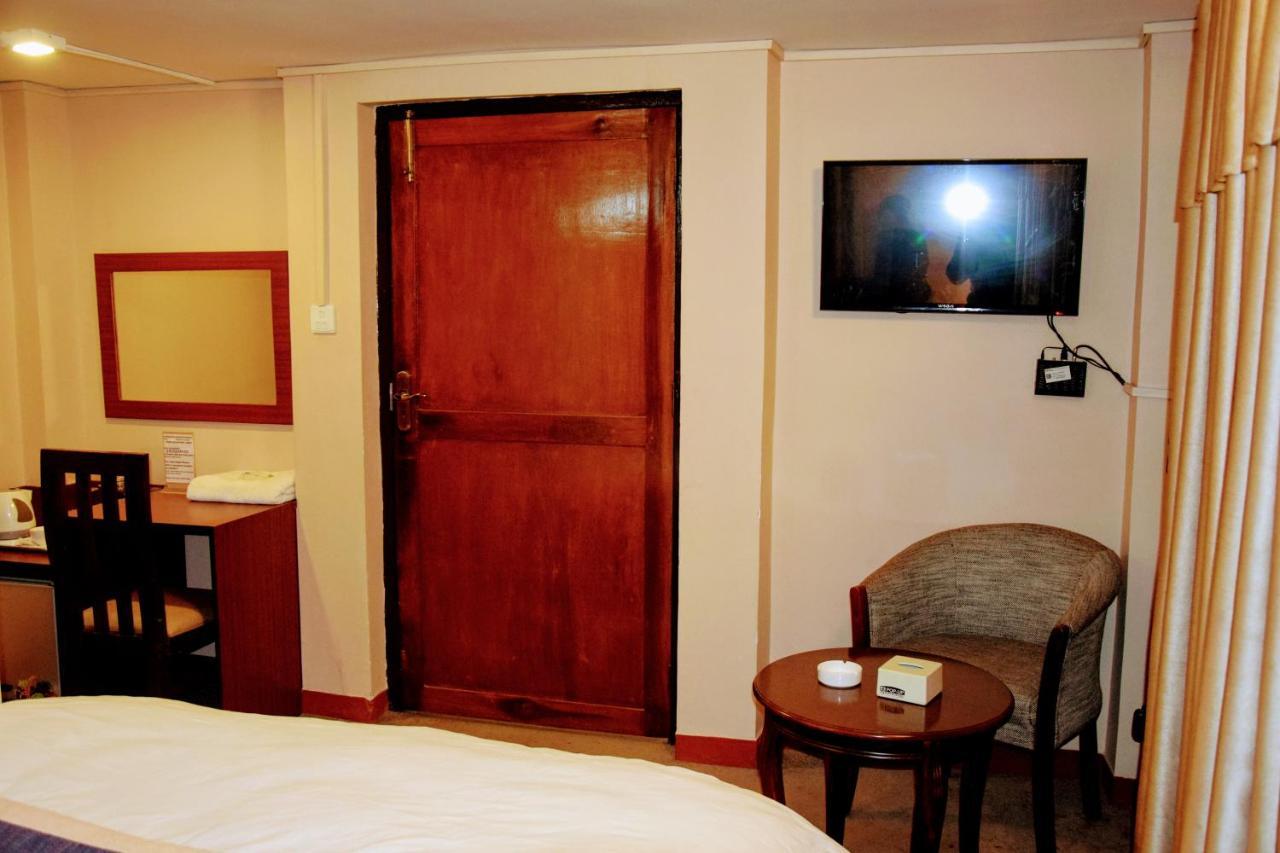 Lalitpur Hotel Siraaj מראה חיצוני תמונה