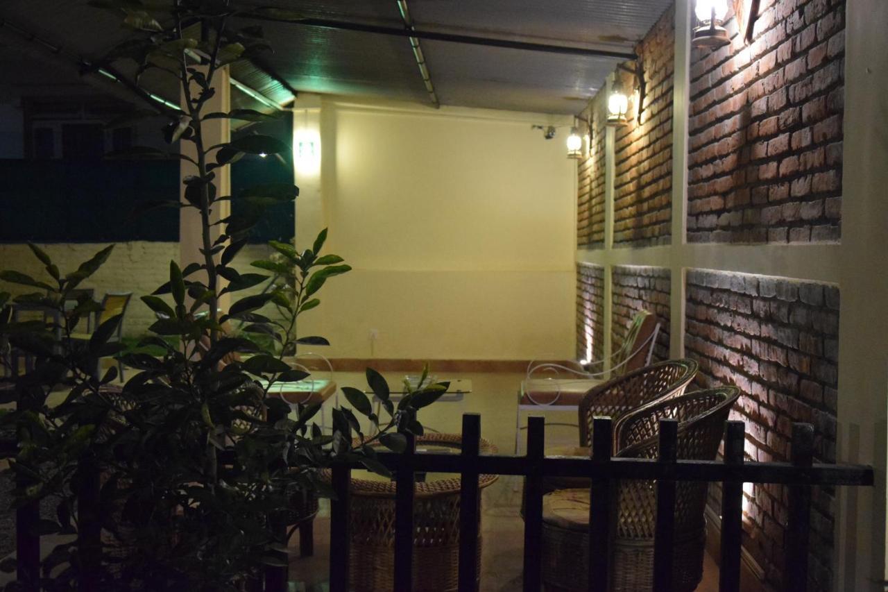 Lalitpur Hotel Siraaj מראה חיצוני תמונה