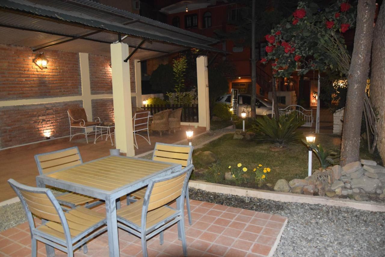 Lalitpur Hotel Siraaj מראה חיצוני תמונה